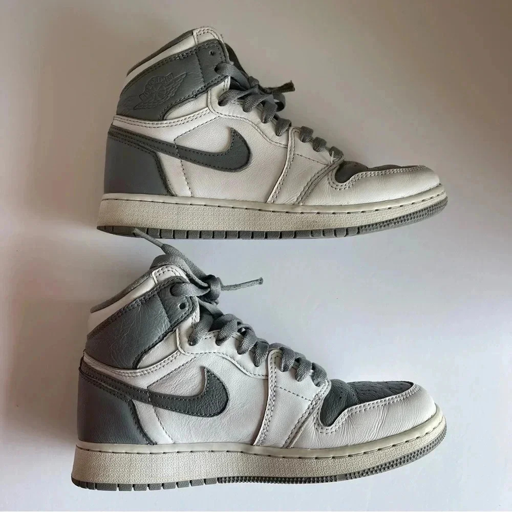 Nike Air Jordan 1 Retro High OG Stealth GS Size 4.0Y Shoes White Grey - Picture 4 of 10